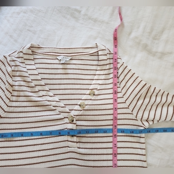 Lucky Brand V-neck Striped Long-Sleeve Top size Large NWT - Picture 2 of 7